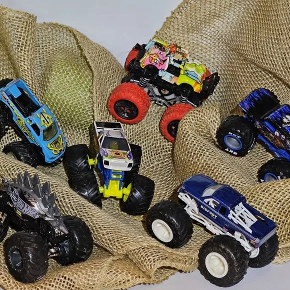 Lot of  Preowned  MONSTER TRUCKS. Backwards ROB, AfterShock, Bigfoot, Sunuva Dig - Picture 3 of 12